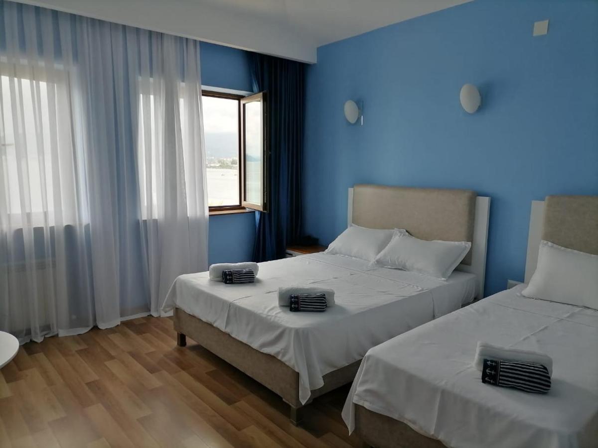 Connect Hotel Bar & Terrace Batumi Eksteriør billede